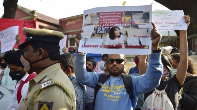 Fridays for Future India demands Disha Ravi's release, says will continue to raise awareness about climate change - Vimarsana News