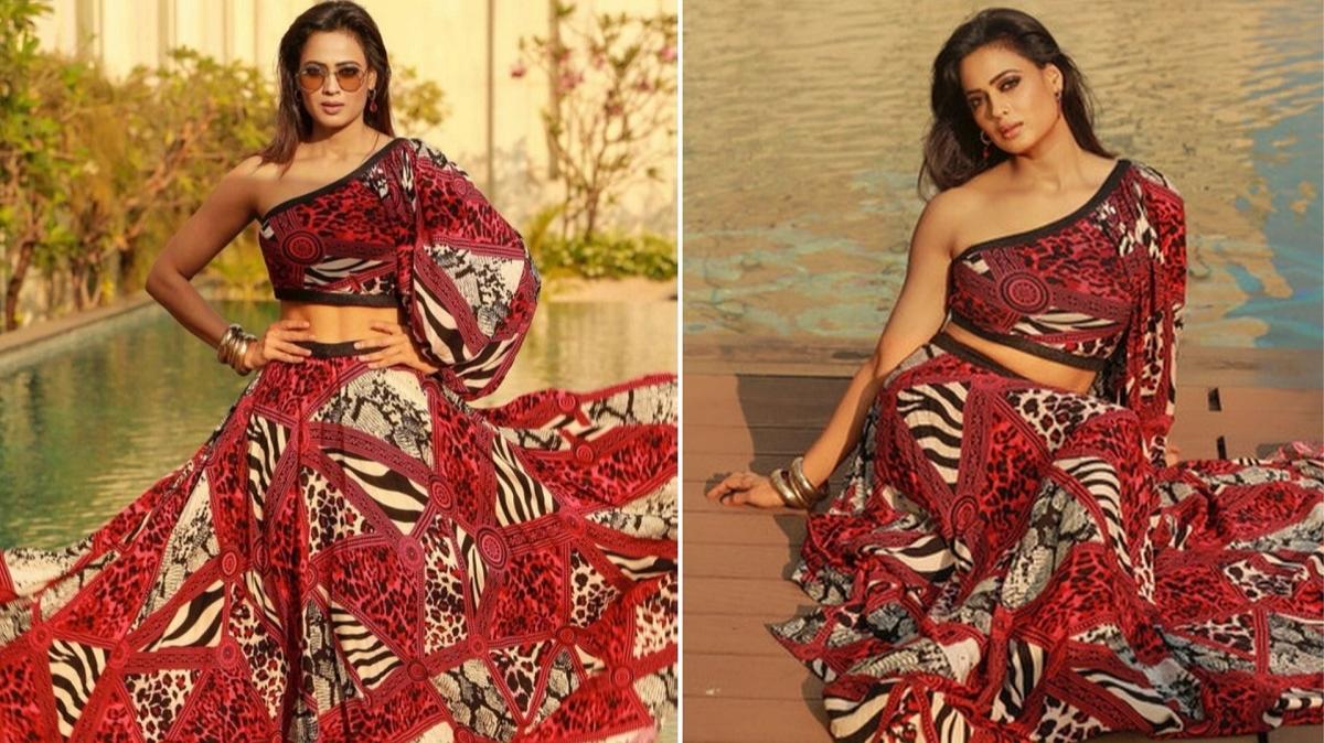 Shweta Tiwari stuns in printed co-ord set. Fans heart it 