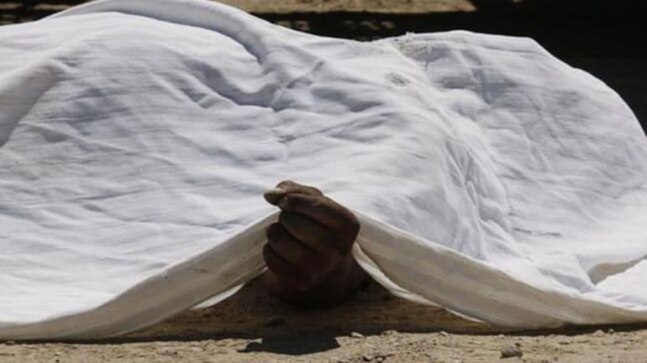 Unnao: 3 killed as bike crashes into parked truck - Vimarsana News