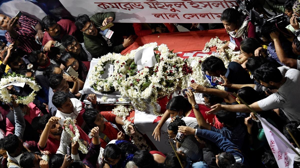 Mamata Banerjee orders probe into Left worker's death, says will offer job to family 