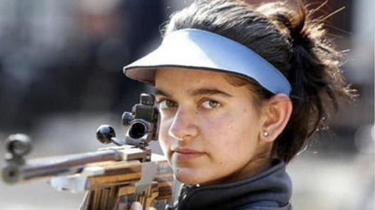 Zdjęcie indyjskiego strzelca wyborowego Anjuma Moudgila z Twittera SAI Media.
