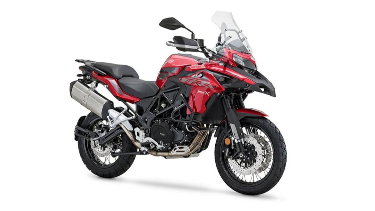 Benelli bs6 price deals