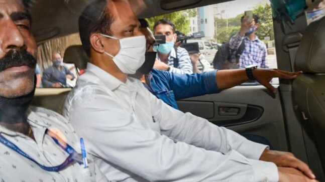 Mukesh Ambani threat case: Is Mumbai top cop Sachin Vaze involved? - Vimarsana News