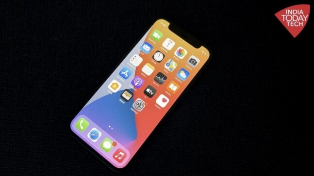 Ditch the notch? Apple said to go for punch-hole design on 2022 iPhone - Vimarsana News