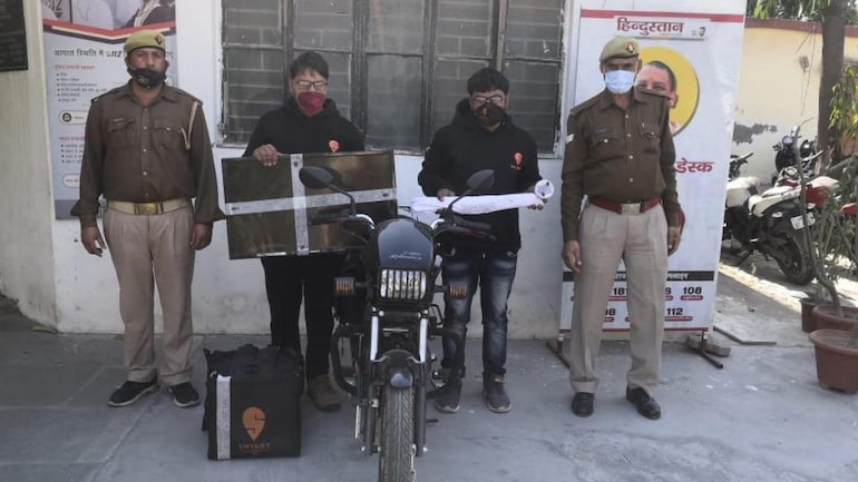 Swiggy delivery men by day and robbers by night : Noida police arrests the duo Swiggy