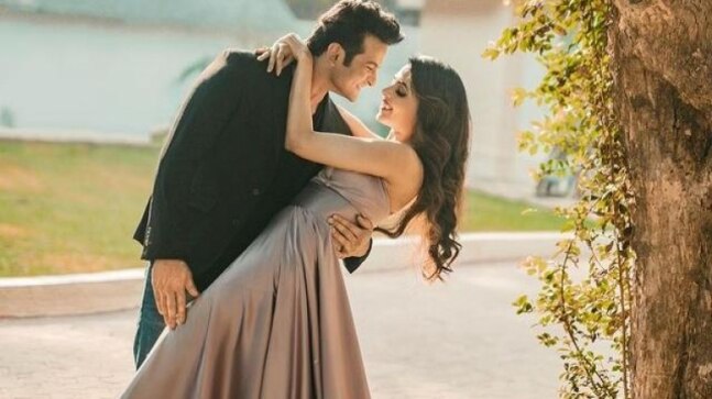 Sugandha Mishra, Sanket Bhosale will make guests take Covid tests before attending wedding