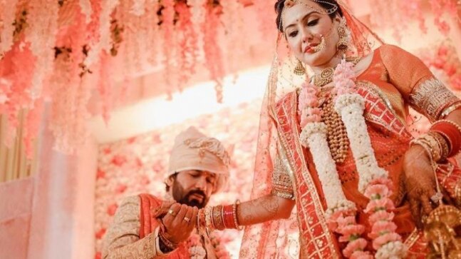 Kamya Punjabi is all praises for doctor husband Shalabh Dang. Unseen pic from wedding