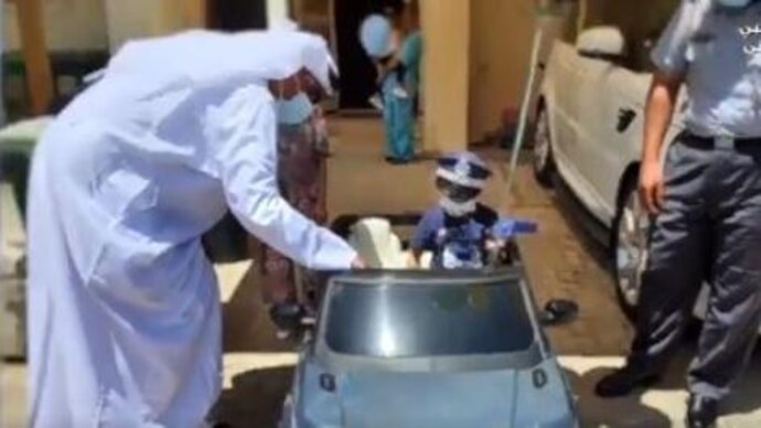 UAE Police gifts electric toy car to 4 year old boy. Full story