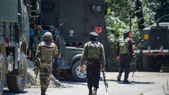 J&K: Cop killed in attempted LeT attack on BJP leader in Srinagar