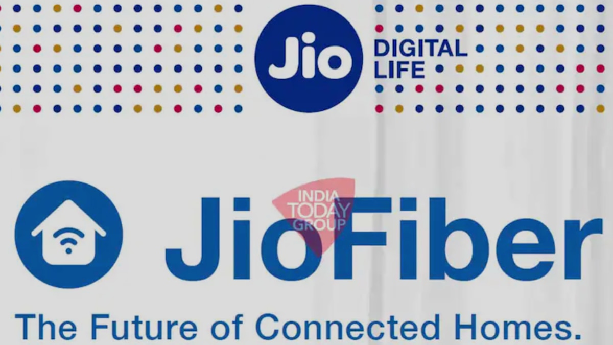 Jio fiber Postpaid and jio fiber Prepaid | Jio set top box | which plan  provides live TV channels - YouTube