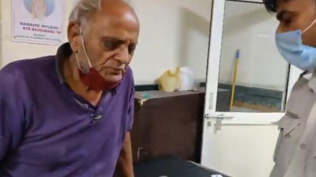 Delhi police constable rescues 80-year-old Covid patient abandoned by family