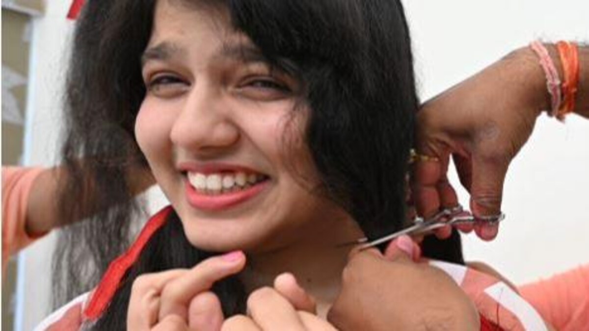 Gujarat girl with World's Longest Hair gets first haircut in 12 years. Watch viral video - India Today
