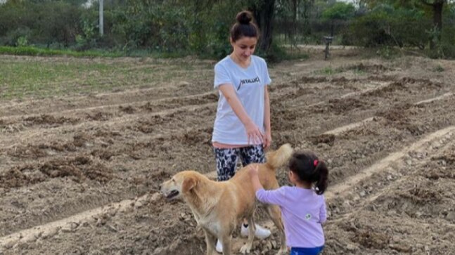 Soha Ali Khan shares Inaaya's pic to send out a message on Earth Day