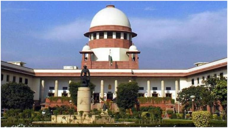 सुप्रीम कोर्ट के निर्देश के बाद रक्षा मंत्रालय ने बालिकाओं को आरआईएमसी और राष्ट्रीय सैनिक स्कूलों में प्रवेश देने का प्रस्ताव किया