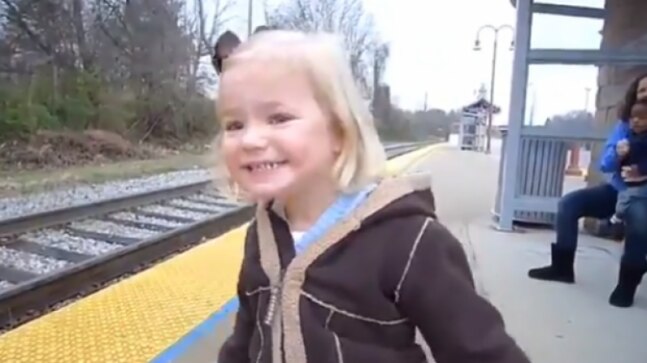 Girl shows pure joy after seeing train for the first time. Video will make you go Awww