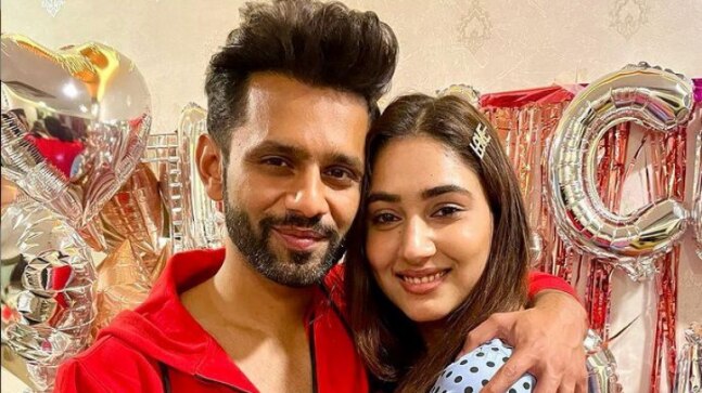 Disha Parmar gifts luxury watch to Rahul Vaidya as he leaves for Khatron Ke Khiladi 11