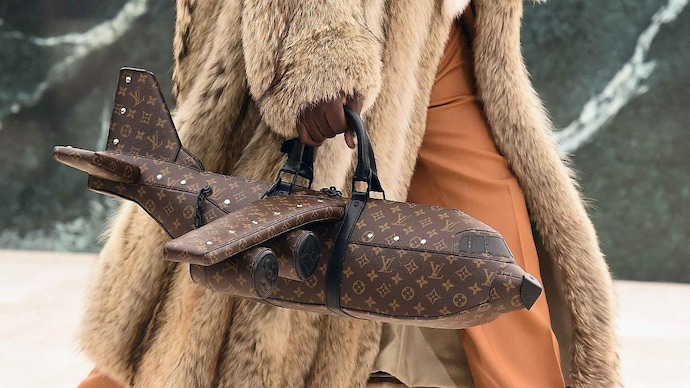 Lv bag hot sale price in india