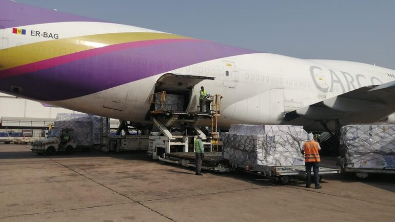 The largest delivery of oxygen concentrators to date arrives in Delhi from China The largest delivery of oxygen concentrators to date arrives in Delhi from China