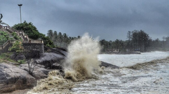 As Cyclone Yaas looms, Centre directs 5 states to stock up health facilities before storm hits