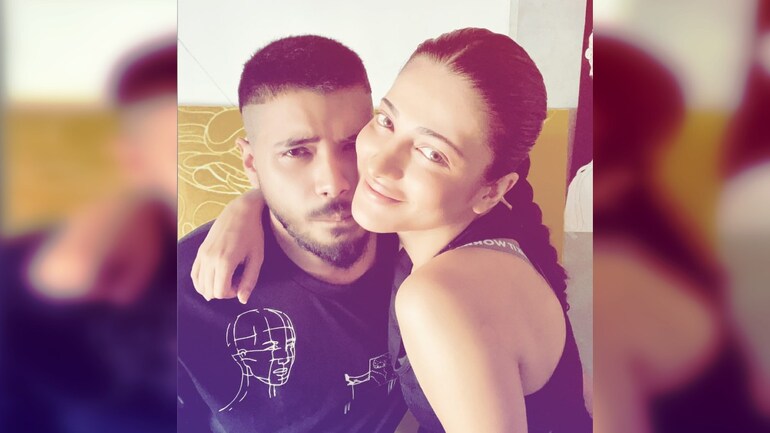 Shruti Haasan calls boyfriend Santanu Hazarika the best lockdown buddy