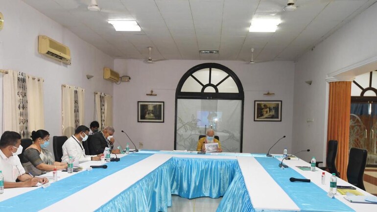 Cyclone Review Meeting: PM Modi, Bengal Guv, waited 30 minutes for CM Mamata, sources say Cyclone Review Meeting: PM Modi, Bengal Guv, waited 30 minutes for CM Mamata, sources say