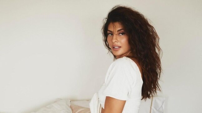 Jacqueline Fernandez shows off her pole dancing skills in new video. Watch