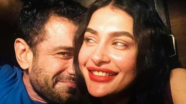 Eijaz Khan reveals he asked girlfriend Pavitra Punia's permission before posting shirtless pic