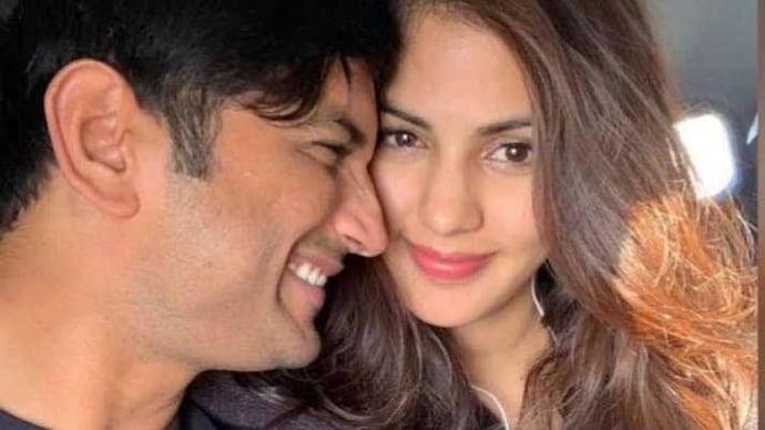 Rhea Chakraborty tells Sushant Singh Rajput 'no life without you'. Read  full post - India Today