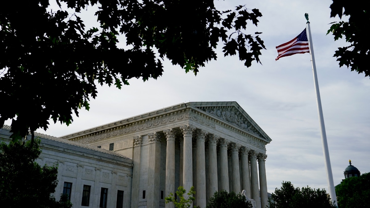 US Supreme Court blocks permanent residency for some immigrants - World News