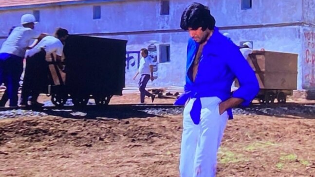 Amitabh Bachchan reveals his knotted shirt in Deewar was a tailoring glitch