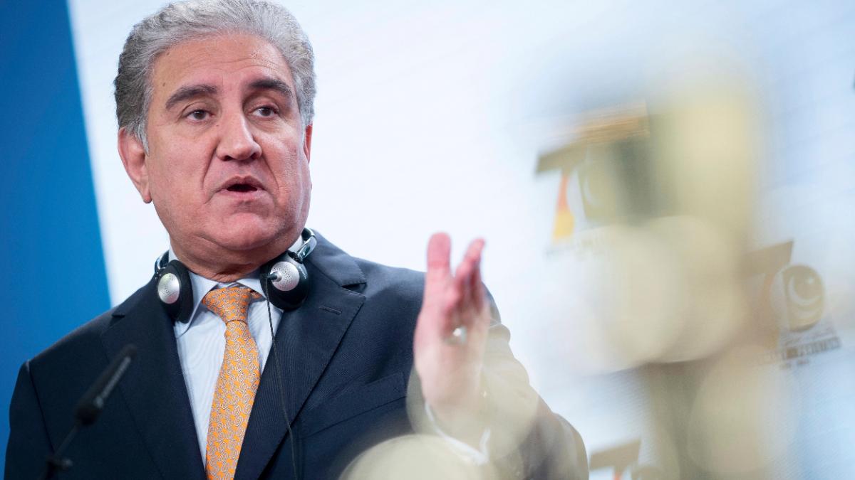 Pakistan would oppose any move by India to divide Kashmir, change demography, says Qureshi