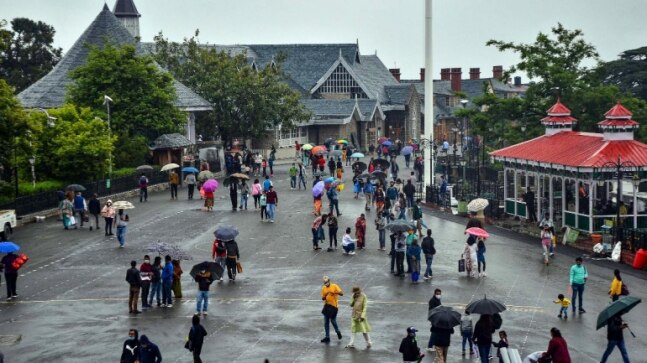 Tourists throng Himachal Pradesh after govt relaxes Covid norms, 10,000 apply for e-passes