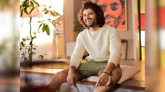 Vijay Deverakonda laughs off Liger's Rs 200-crore OTT deal rumour. Says it's too less