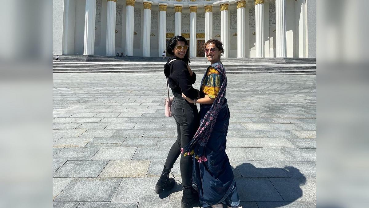 Taapsee Pannu wins Moscow over in saree. More pics from her vacation