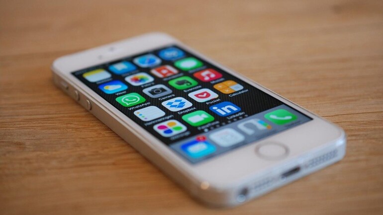 If You Are Still Using Iphone 5s Iphone 6 You Must Download This Security Update Technology News If You Are Still Using Iphone 5s Iphone 6 You Must Download This Security Update Technology News