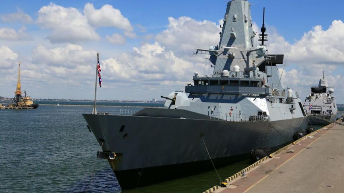 Russia warns Britain it will bomb its naval ships next time if... - World News