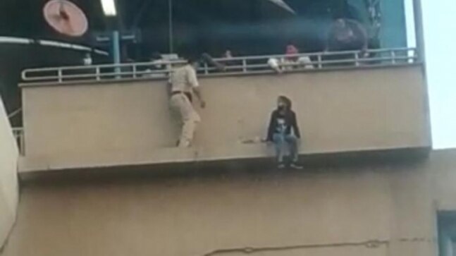 Faridabad cops save woman from jumping off metro station, wins internet