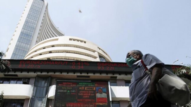 Sensex, Nifty end flat as gains offset by profit booking in IT stocks