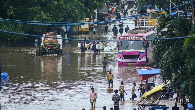 Maharashtra rains Updates: Indian Navy mobilises 7 rescue teams for flood relief, evacuation in Ratnagiri, Raigarh - India News