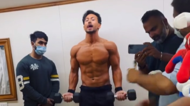 Tiger Shroff is ready for action in Heropanti 2. Watch video