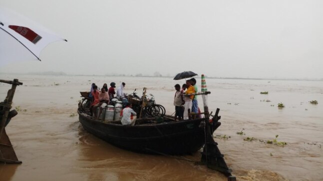 Villagers turn to boats as heavy rain hits connectivity in Patna