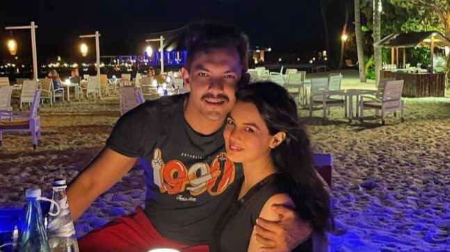 Aditya Narayan, wife Shweta on a romantic vacay in Maldives after Indian Idol 12 ends