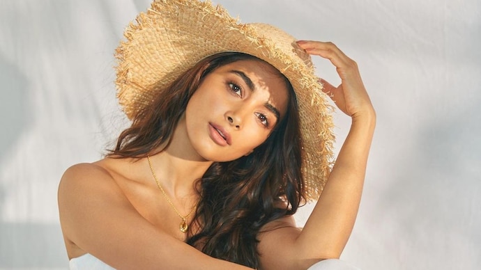 Pooja Hegde celebrates 15 million followers on Instagram, introduces her team - India Today