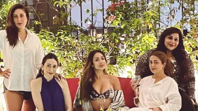 Kareena Kapoor has a great time with her forever girls Karisma, Malaika Arora. See pic