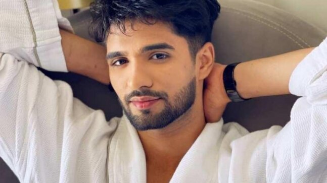 Zeeshan Khan says he will come out of Bigg Boss house only after lifting the trophy