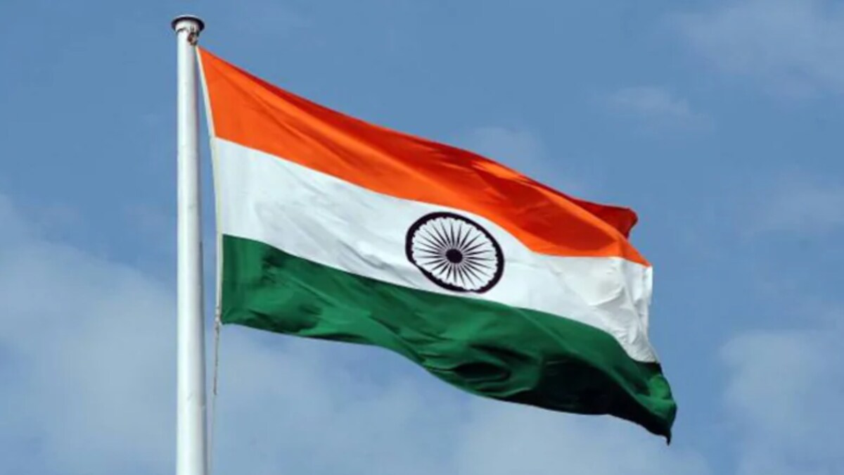 Indian Army hoists tallest National Flag in Jammu and Kashmir's ...