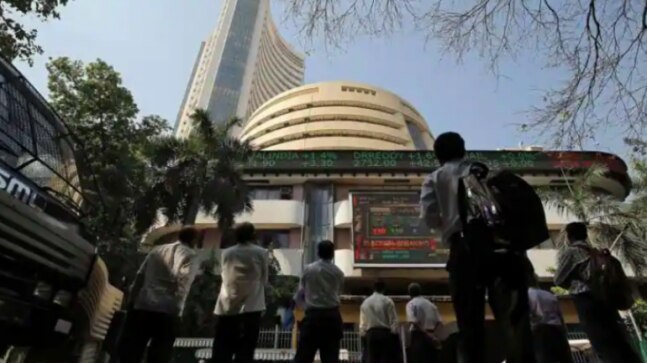 Domestic shares close at record highs, inflation data in focus