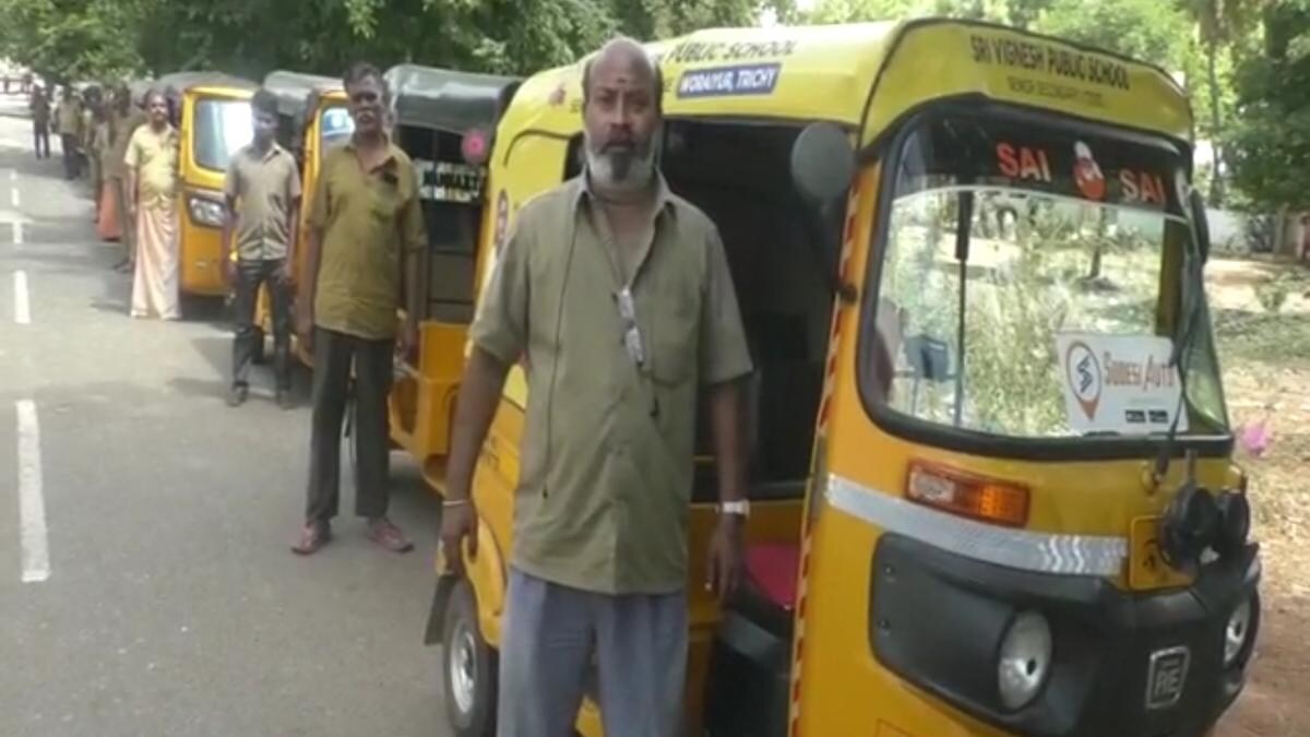 Watch Chennai Man Makes Guinness World Record By Driving Auto Rickshaw On Two Wheels For 2 2 Km Trending News The Indian Express
