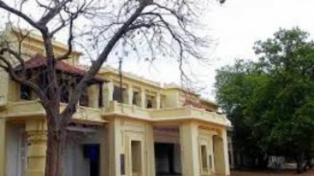 Sit-in in front of central office of Visva Bharati University against expulsion of 3 students