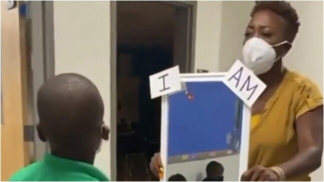 US teacher makes students say positive affirmations in mirror. Internet hearts viral video